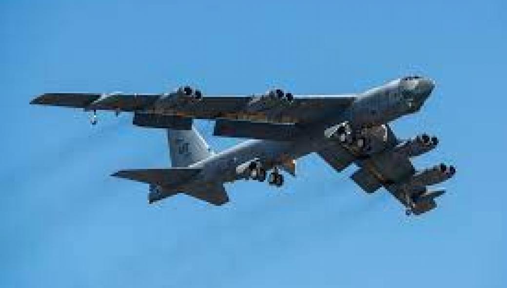 Ρωσικά μαχητικά Su-35 αναχαίτισαν αμερικανικό B-52 στον Ειρηνικό
